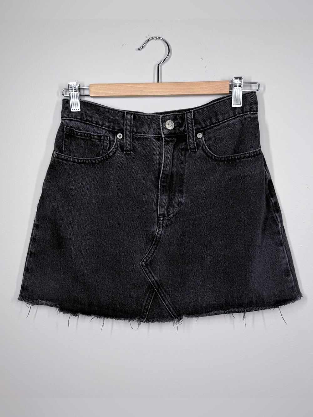Madewell Black Denim Cutoff Mini Skirt Raw Hem Size 25 (Fits Large)